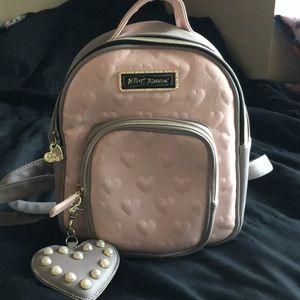 💕Betsy Johnson mini backpack💕